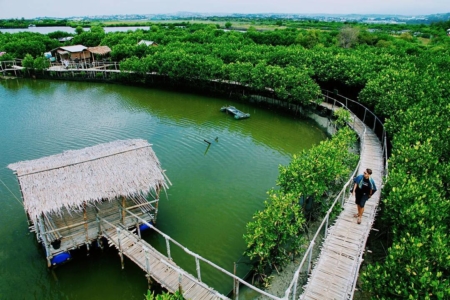 5 Destinasi Wisata Pantai Semarang Yang Tidak Diketahui Banyak